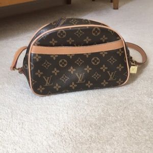 Louis Vuitton purse